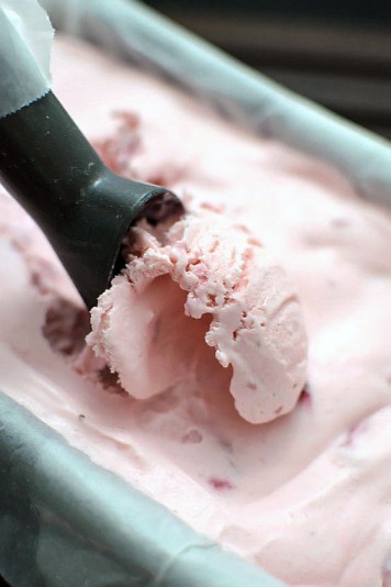 no-churm-strawberry-ice-cream-1-600x900